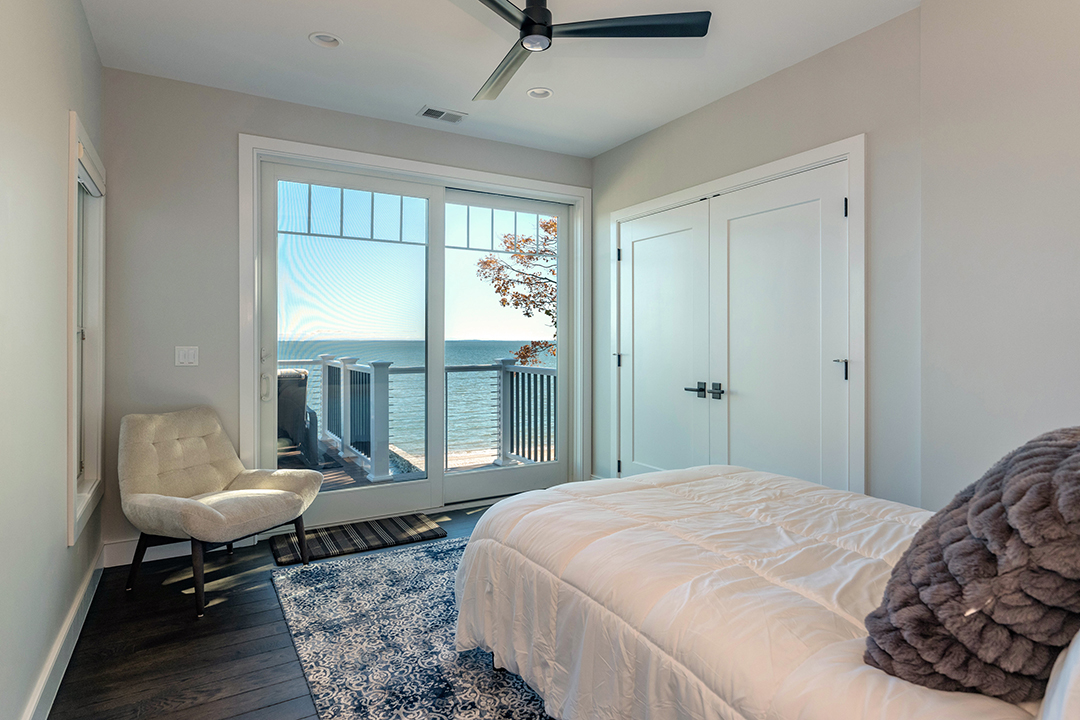 Eye Catching Beachfront Home In Clinton Ct Wants 3 25m Bedroom B