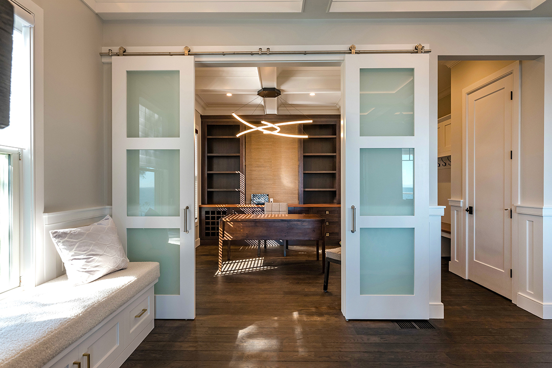 Eye Catching Beachfront Home In Clinton Ct Wants 3 25m Doors