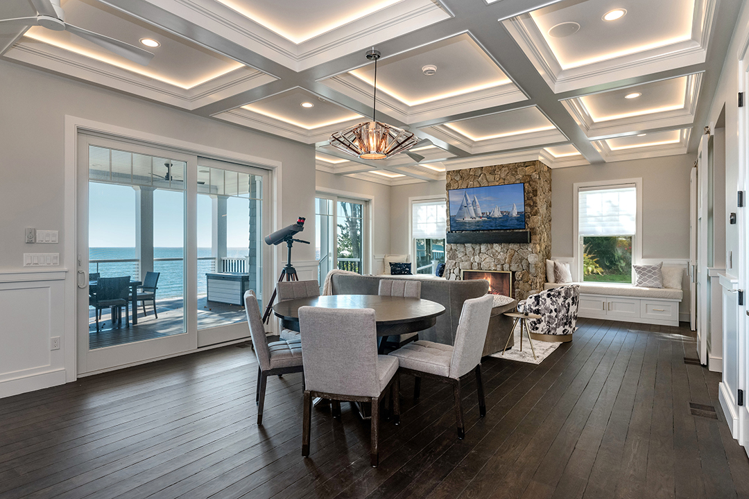 Eye Catching Beachfront Home In Clinton Ct Wants 3 25m Living Area B