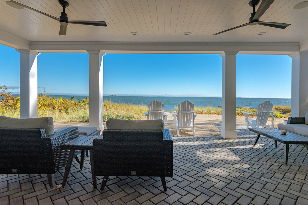 Eye Catching Beachfront Home In Clinton Ct Wants 3 25m Patio B