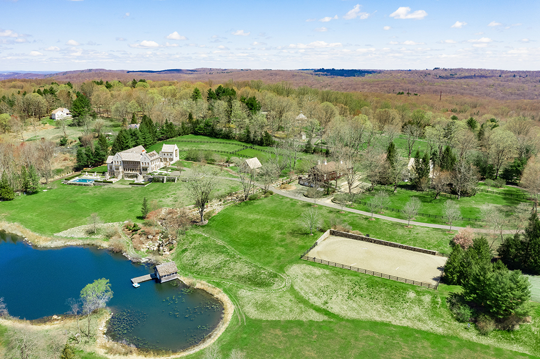Filmmaker Barry Levinsons Former Redding Ct Estate Hits The Market Aerial B