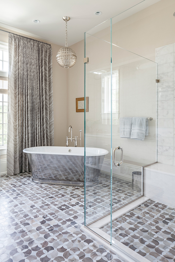 Filmmaker Barry Levinsons Former Redding Ct Estate Hits The Market Master Bath