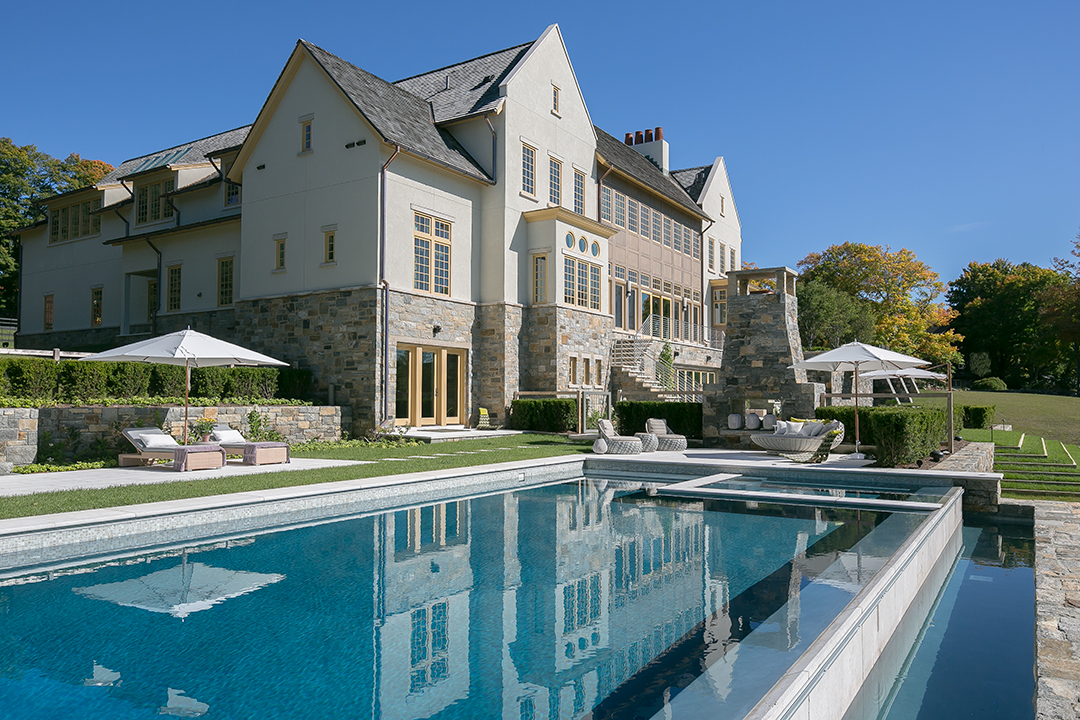 Filmmaker Barry Levinsons Former Redding Ct Estate Hits The Market Pool