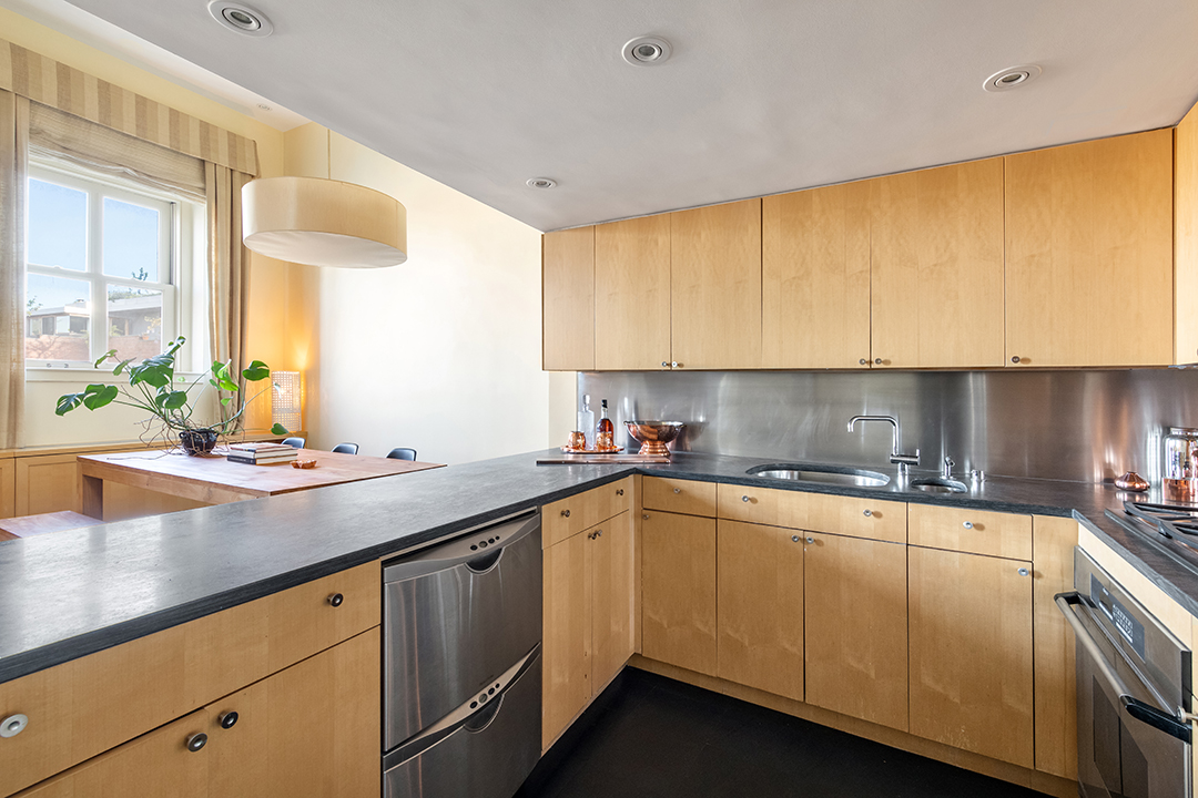 The Police Buildings Dome Clock Tower Penthouse Asks 14 9m Kitchen B