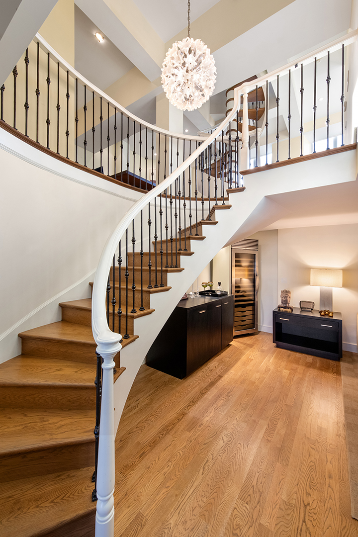 The Police Buildings Dome Clock Tower Penthouse Asks 14 9m Stairs