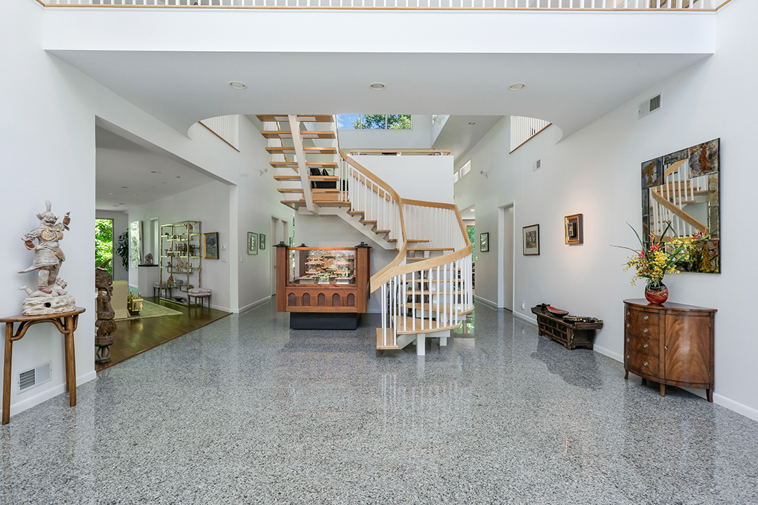 Greenwhich Home Foyer