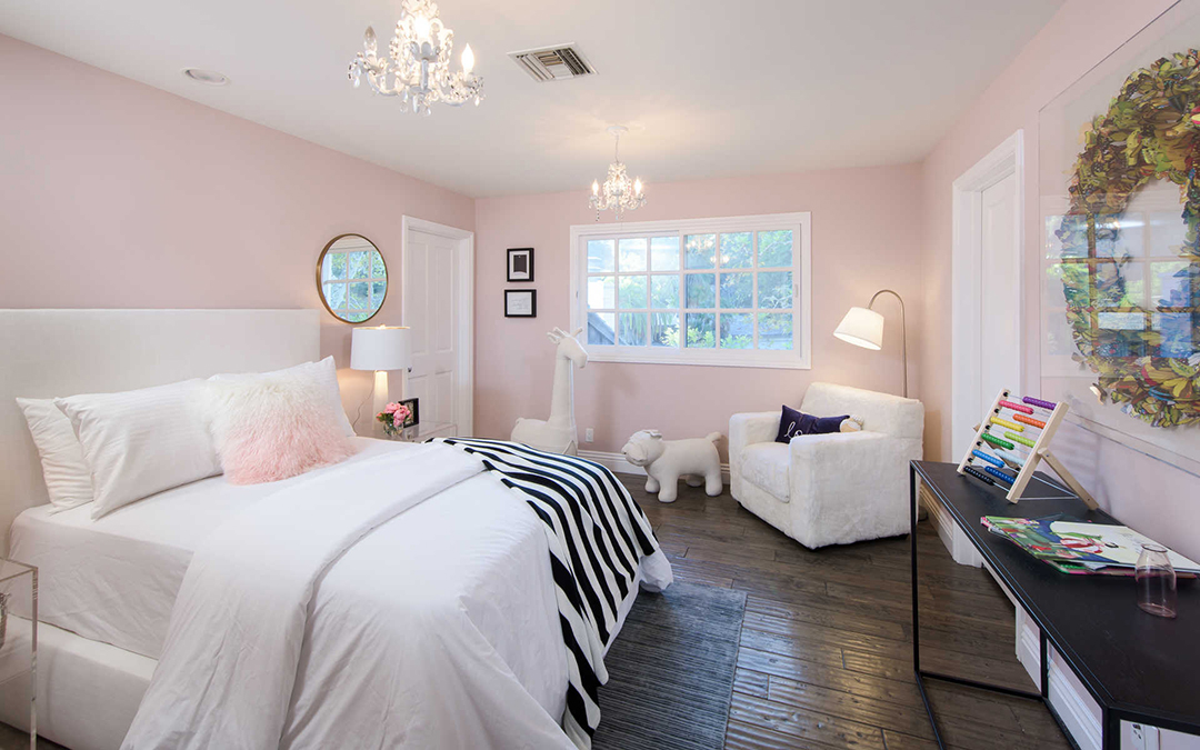 Kyle Richards And Mauricio Umansky Relist Timeless Bel Air Home For 6m Bedroom A