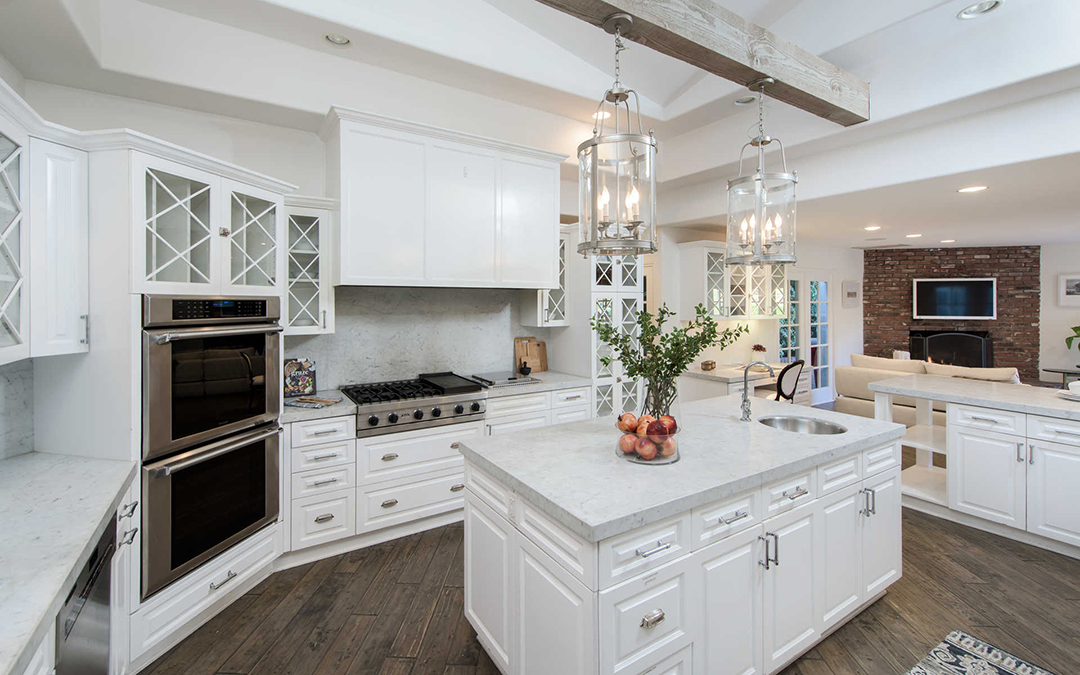 Kyle Richards And Mauricio Umansky Relist Timeless Bel Air Home For 6m Kitchen B