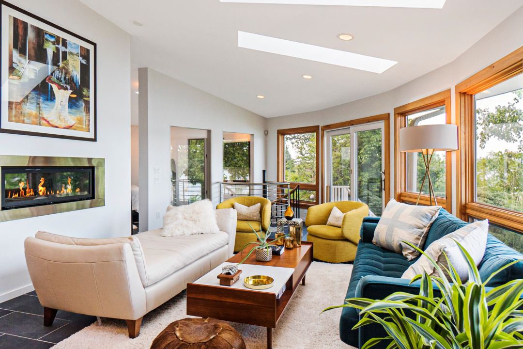 Luann De Lesseps Hudson Riverfront Home Living Room