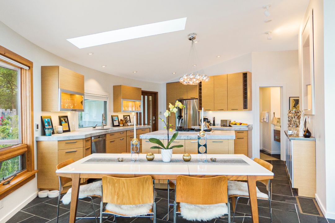 Luann De Lesseps Hudson Riverfront Home Dining Room