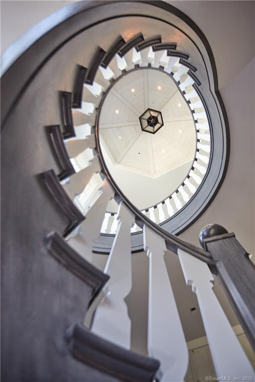 Phil Donahue And Marlo Thomas Former Waterfront Westport Stunner Lists For 28m Stairs