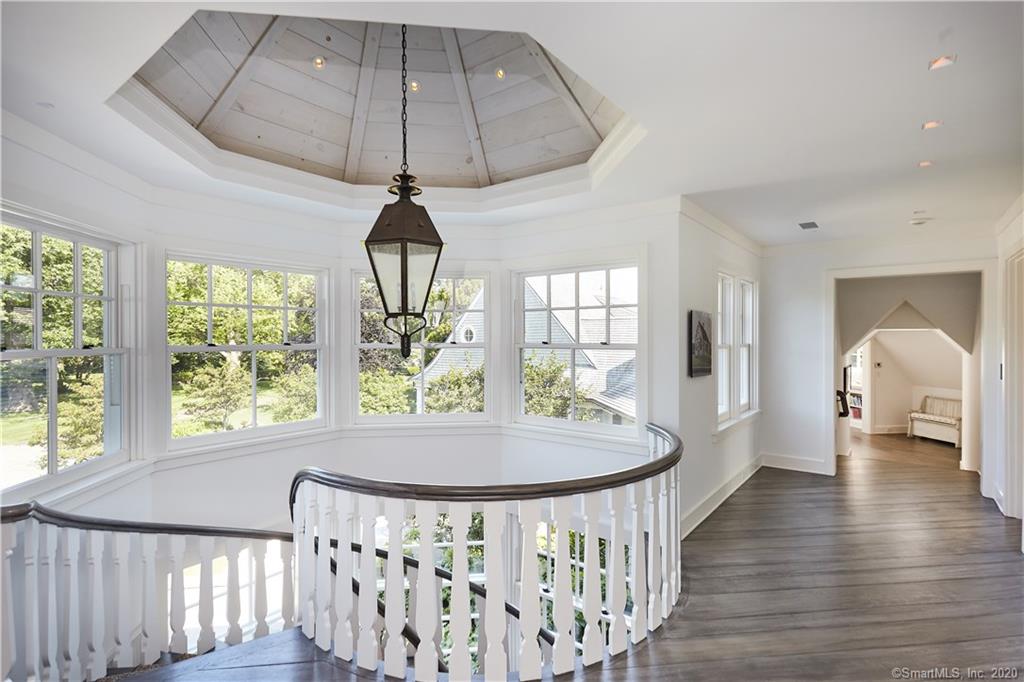 Phil Donahue And Marlo Thomas Former Waterfront Westport Stunner Lists For 28m Top Floor