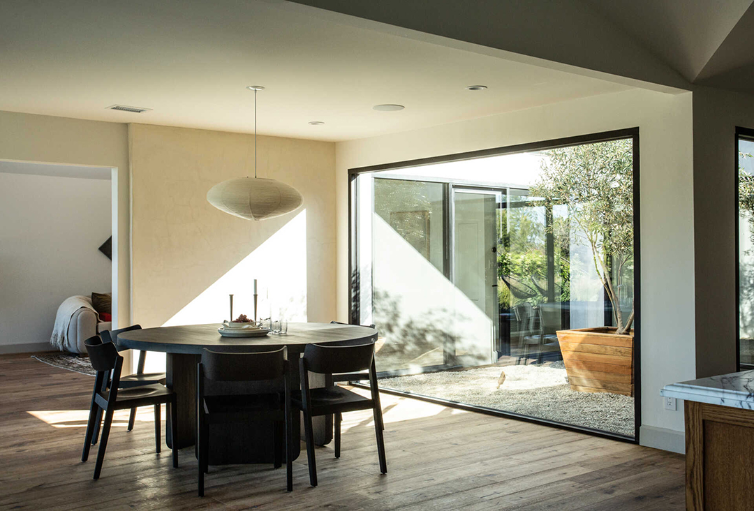 Reimagined Home In Mandeville Canyon With A Focus On Nature Asks 4 7m Table