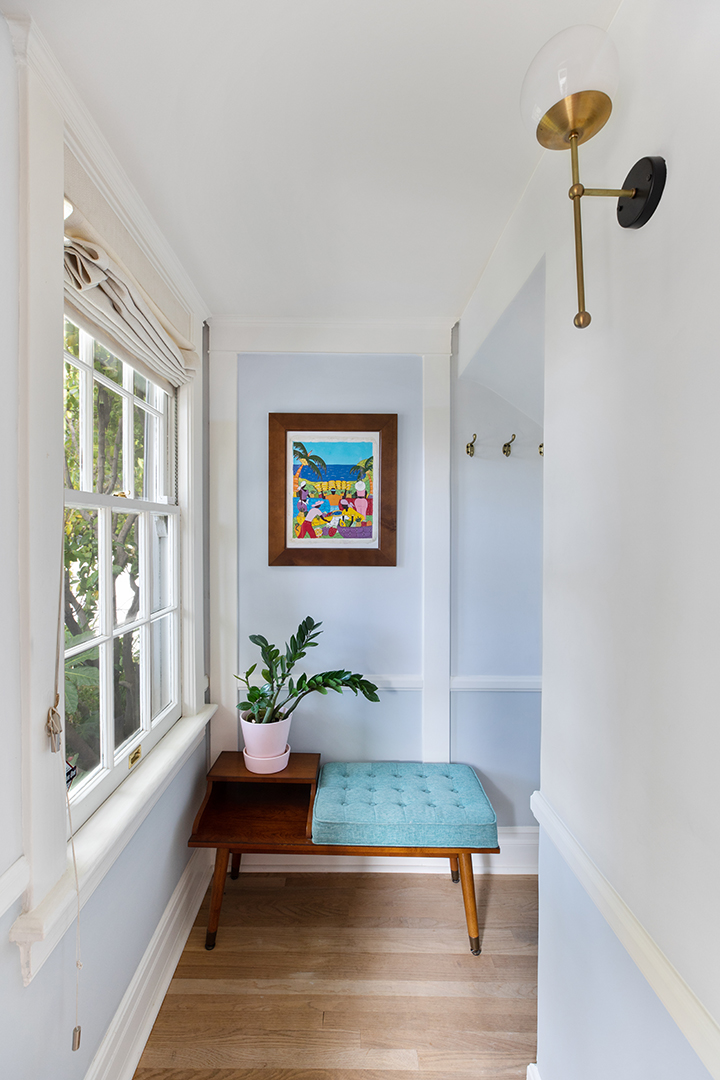 Stylist To The Stars Cher Coulter Lists A Whimsical 1915 Built La Home Bench