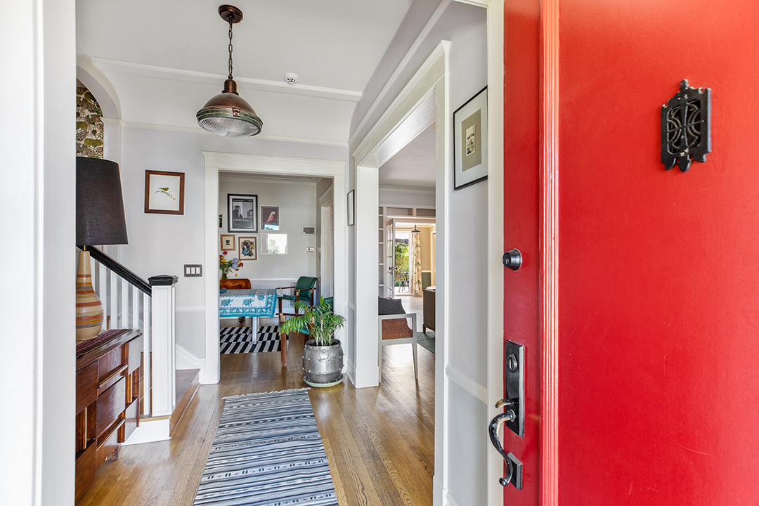 Stylist To The Stars Cher Coulter Lists A Whimsical 1915 Built La Home Entrance