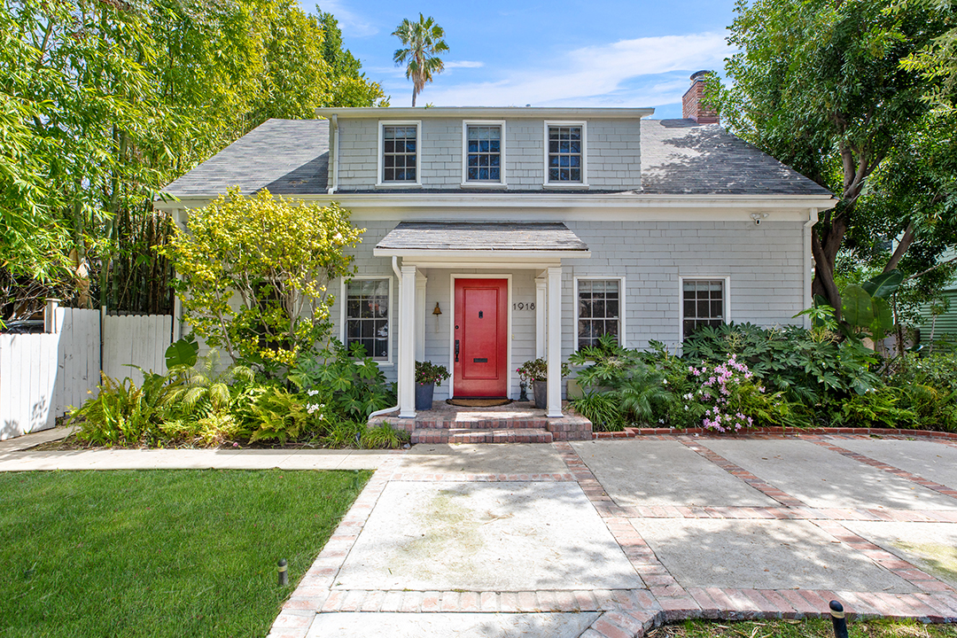 Stylist To The Stars Cher Coulter Lists A Whimsical 1915 Built La Home Exterior B