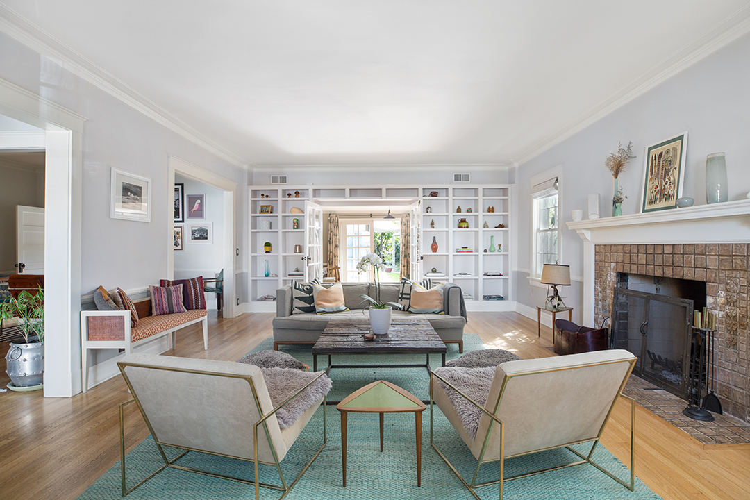 Stylist To The Stars Cher Coulter Lists A Whimsical 1915 Built La Home Living Room
