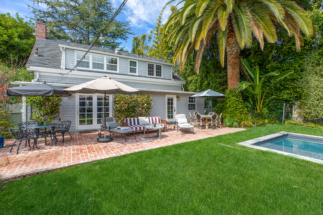Stylist To The Stars Cher Coulter Lists A Whimsical 1915 Built La Home Patio