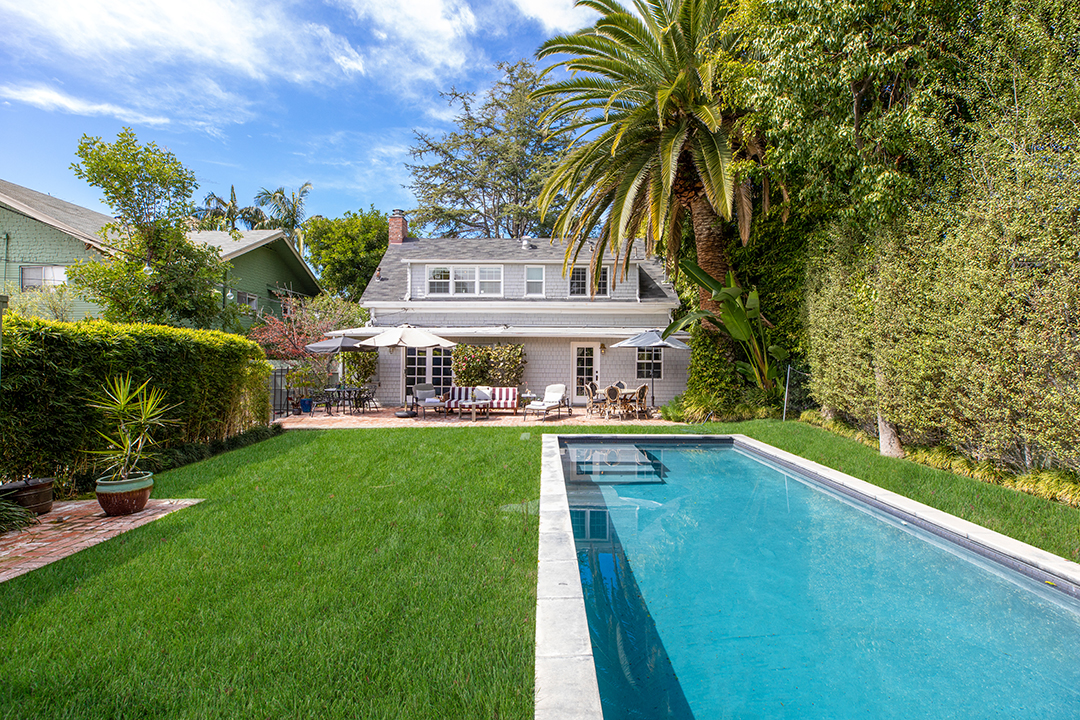 Stylist To The Stars Cher Coulter Lists A Whimsical 1915 Built La Home Pool