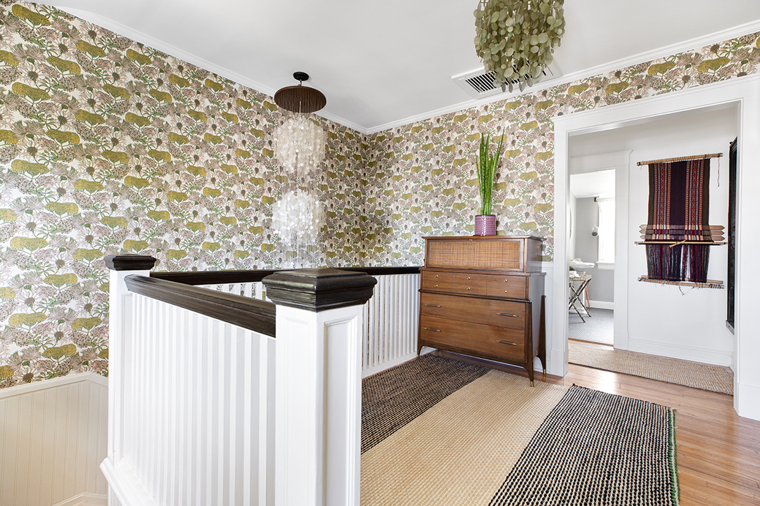 Stylist To The Stars Cher Coulter Lists A Whimsical 1915 Built La Home Wallpaper B