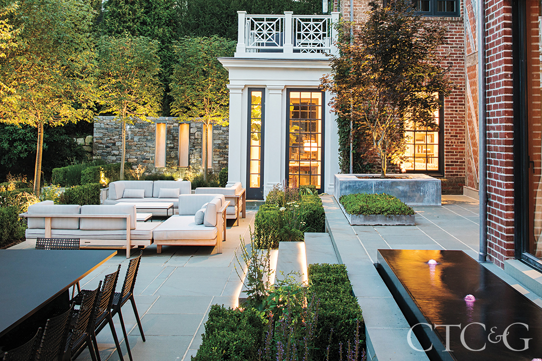 Greenwich Patio Outdoor Living Area