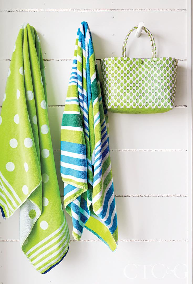 Kent Pool House Wall Pegs