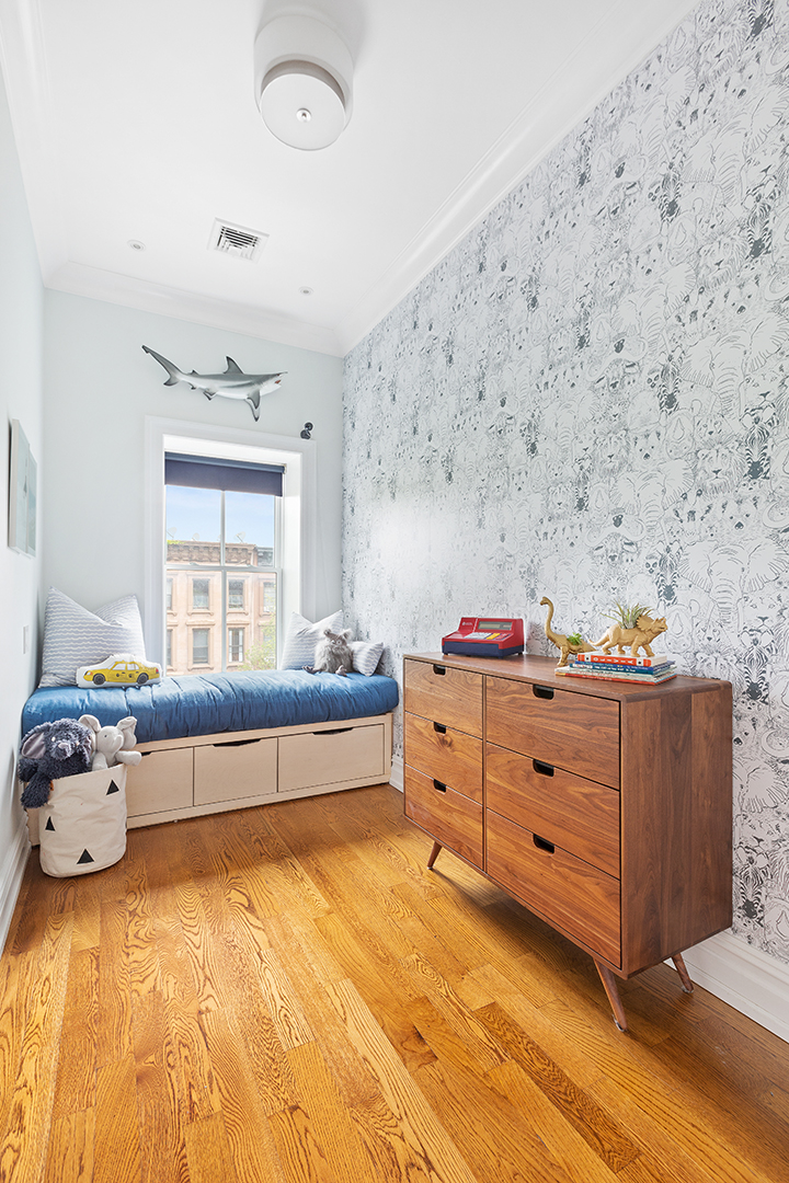 Childrens Book Author Lists A Fairytale Worthy Restored Bed Stuy Brownstone Bedroom D