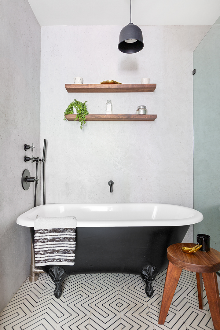 Childrens Book Author Lists A Fairytale Worthy Restored Bed Stuy Brownstone Master Tub