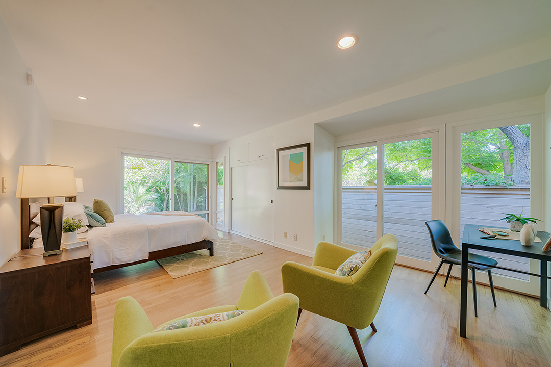 Famous Golden Girls House Lists For The First Time Ever Bedroom F