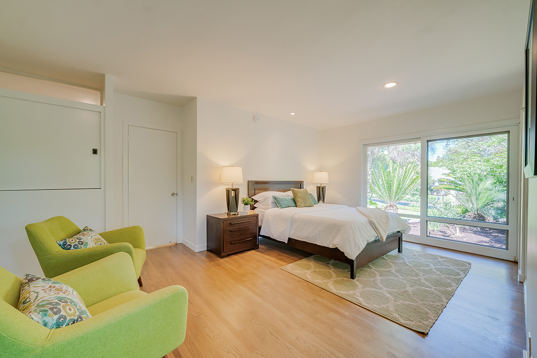 Famous Golden Girls House Lists For The First Time Ever Bedroom