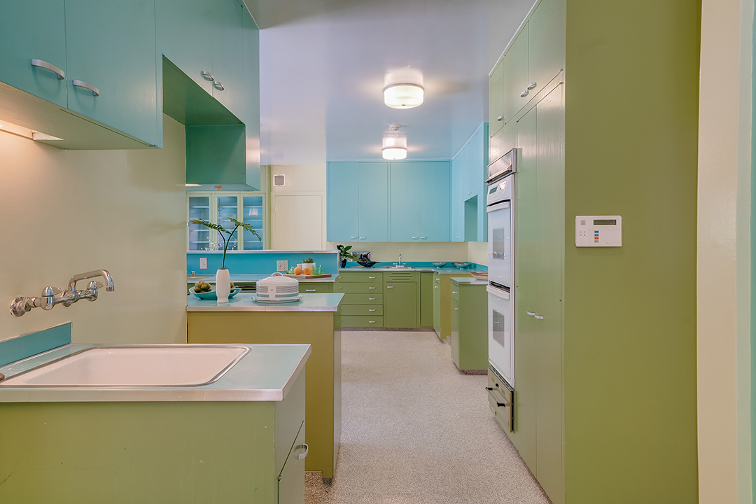 Famous Golden Girls House Lists For The First Time Ever Kitchen F