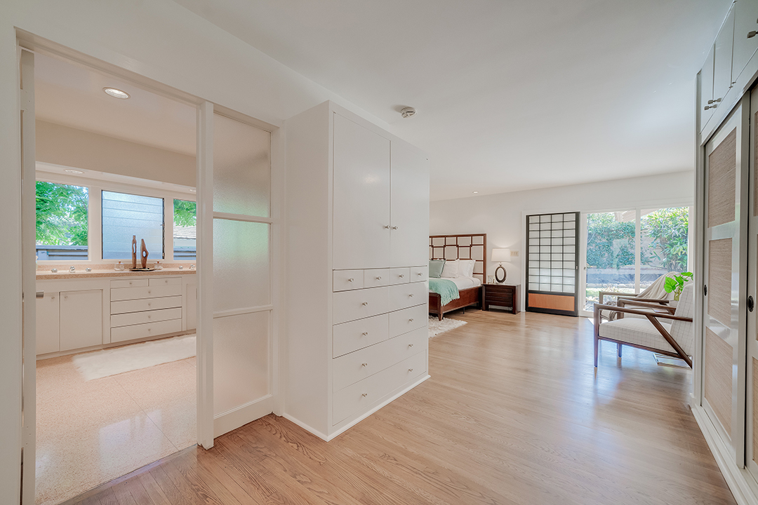 Famous Golden Girls House Lists For The First Time Ever Master