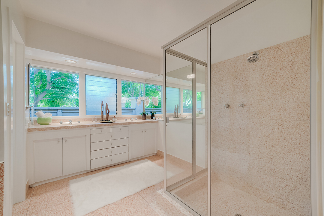 Famous Golden Girls House Lists For The First Time Ever Shower