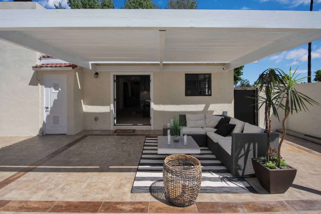 Jennifer Lopez Los Angeles Eco Friendly Bungalow Patio