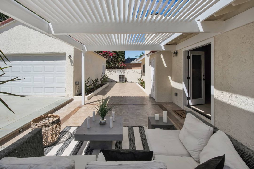 Jennifer Lopez Los Angeles Eco Friendly Bungalow Patio II