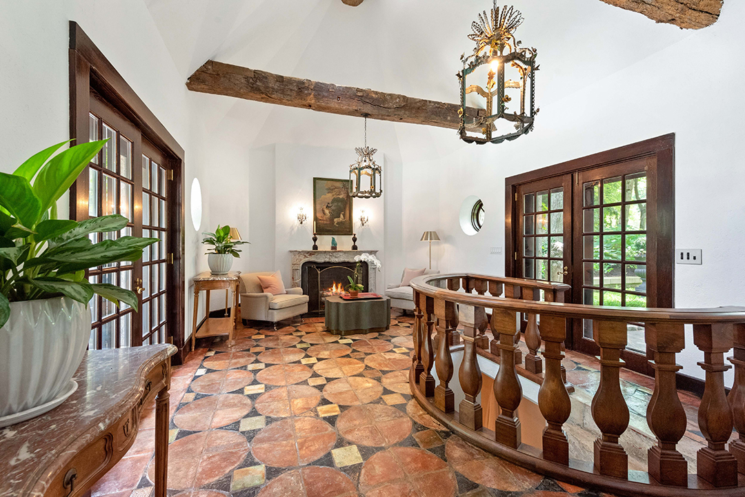 Late Fashion Designer Vince Camutos 1927 Built Greenwich Chateau Is Going To Auction Den