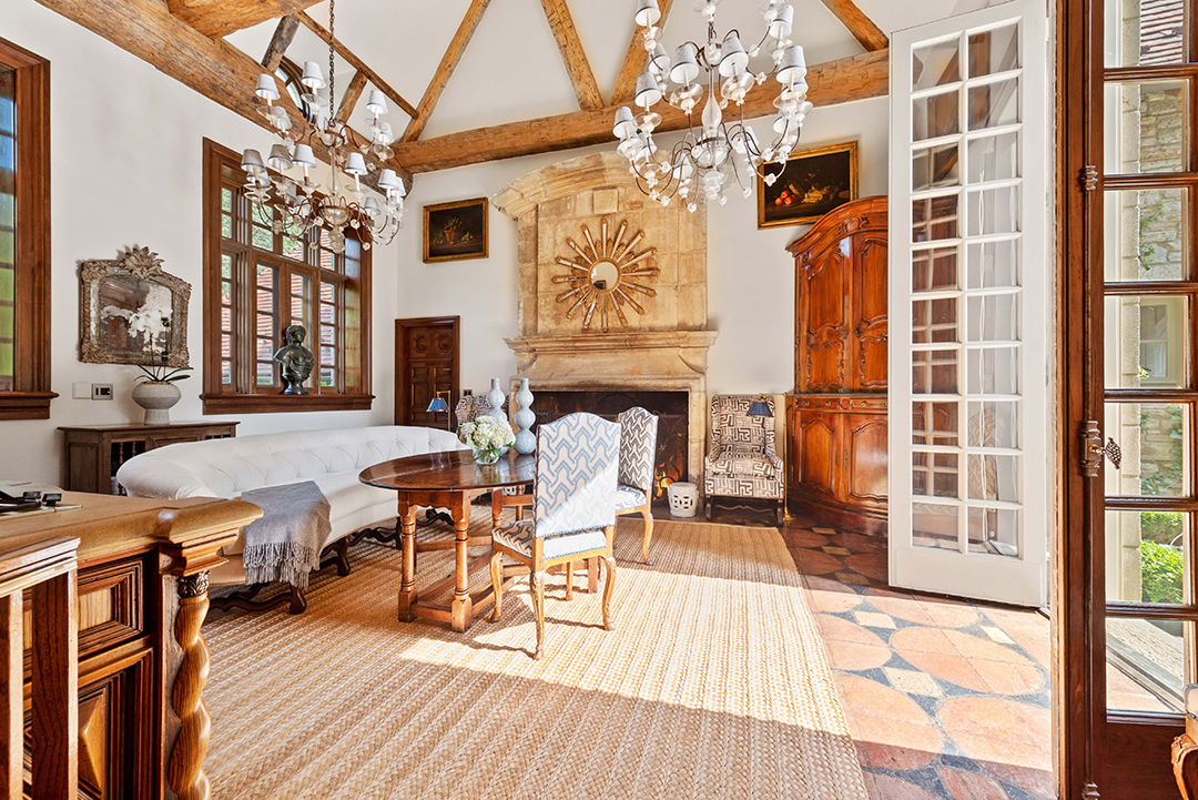Late Fashion Designer Vince Camutos 1927 Built Greenwich Chateau Is Going To Auction
