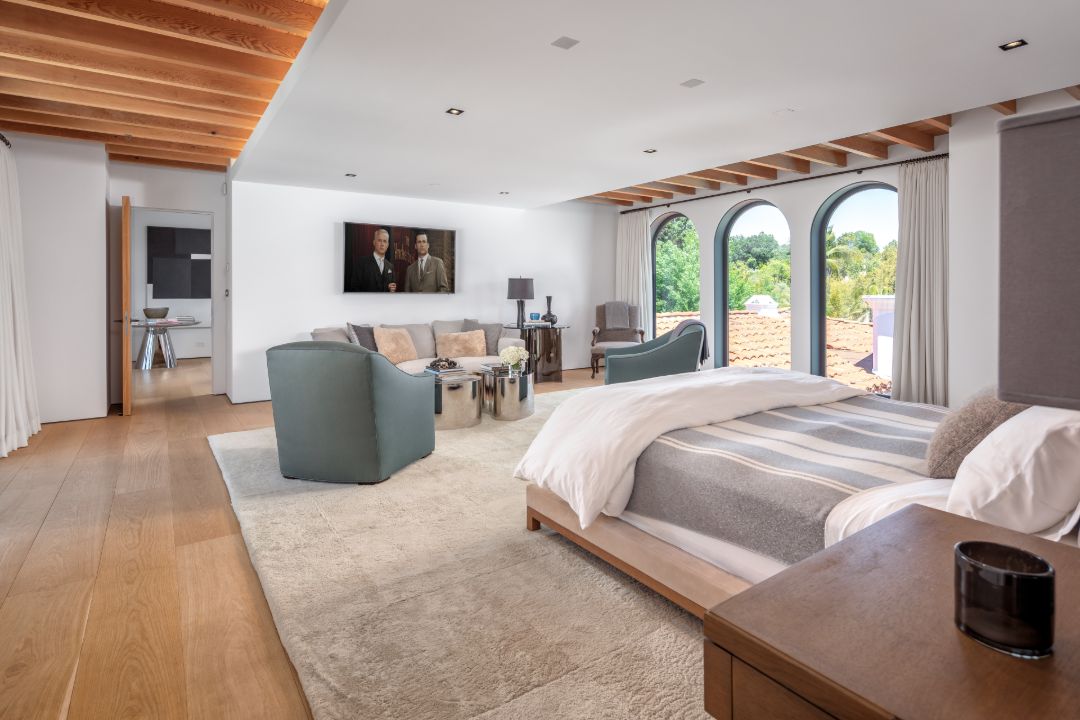 Lori Loughlin Tinder Bel Air Bedroom