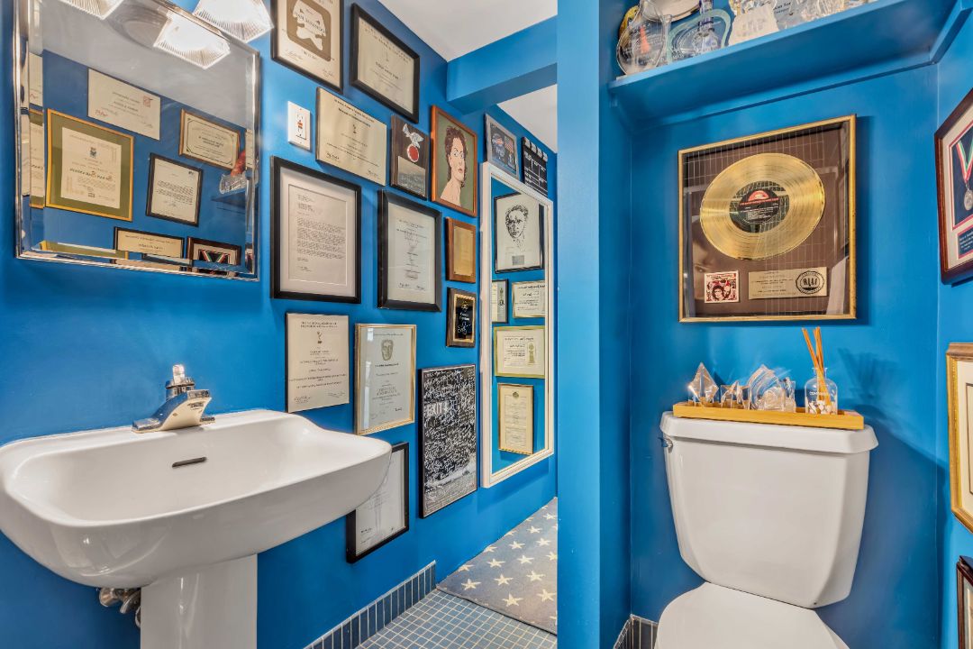 Susan Sarandon Chelsea Duplex Powder Room