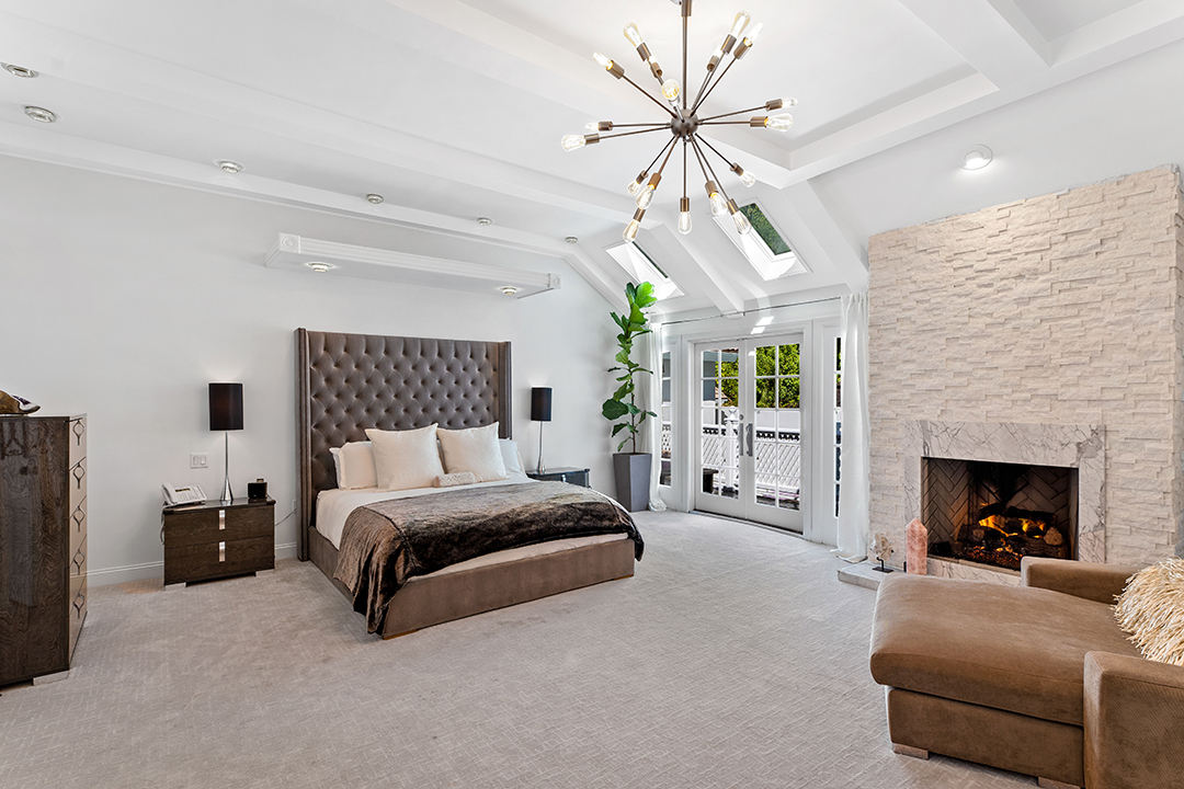 The Jackson 5 Compound Is For Sale In Encino Bedroom