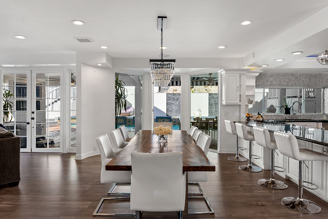 The Jackson 5 Compound Is For Sale In Encino Dining Room