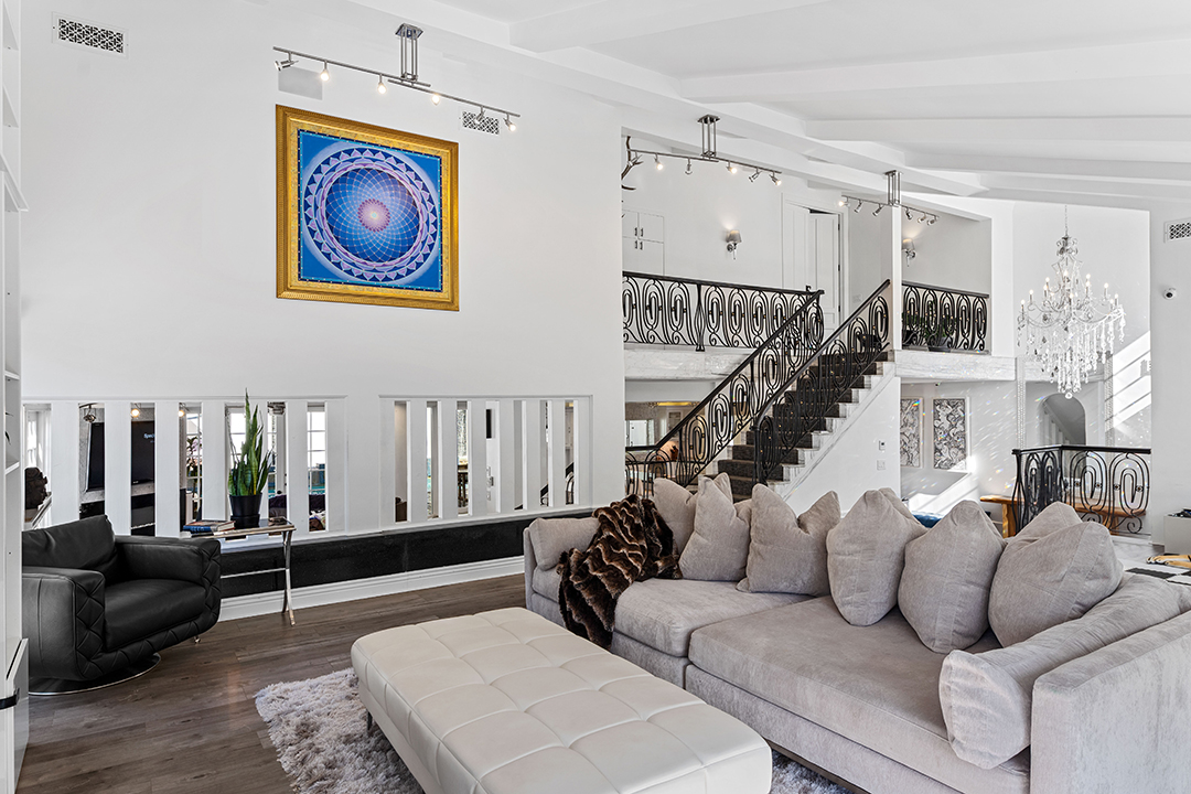 The Jackson 5 Compound Is For Sale In Encino Living Room B