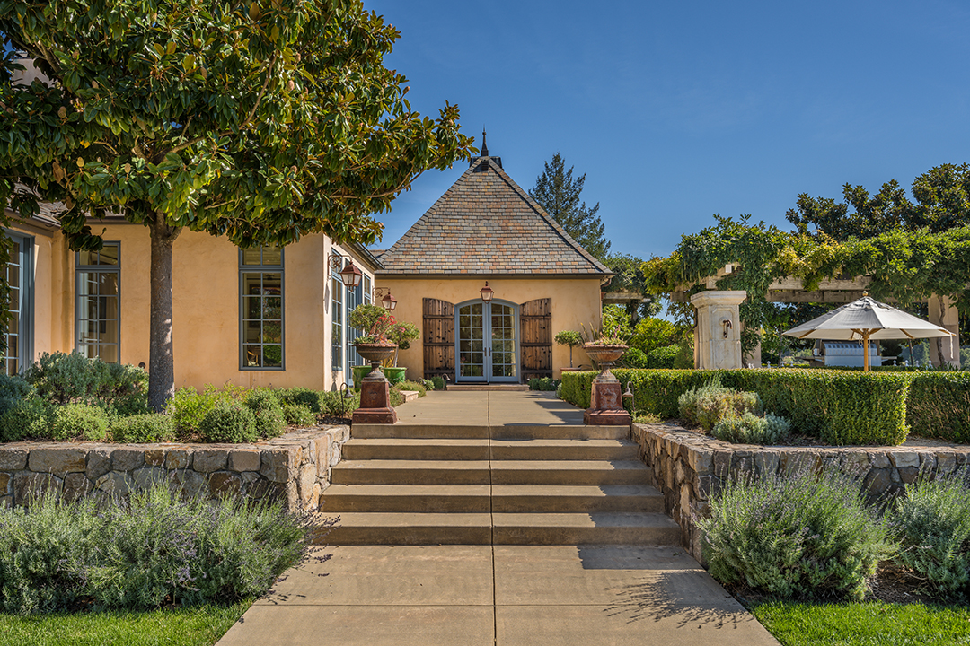 Tour A Dramatic Napa Valley Estate On 47 Acres Asking 7 9m Gardens C