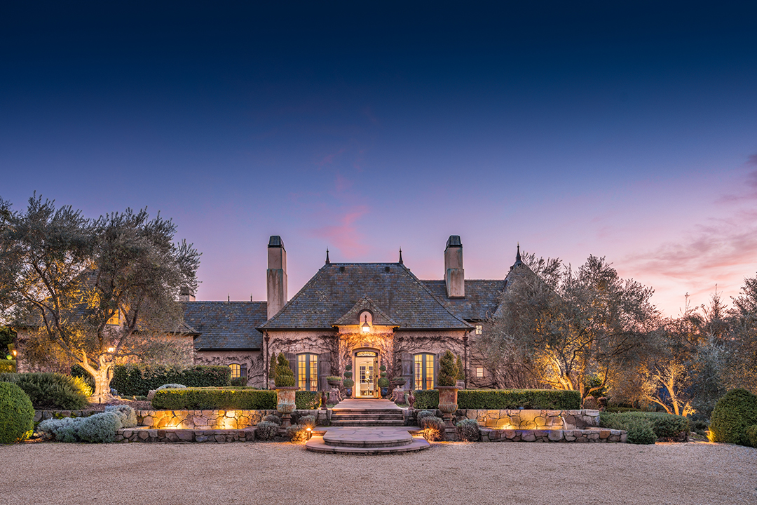 Tour A Dramatic Napa Valley Estate On 47 Acres Asking 7 9m Night