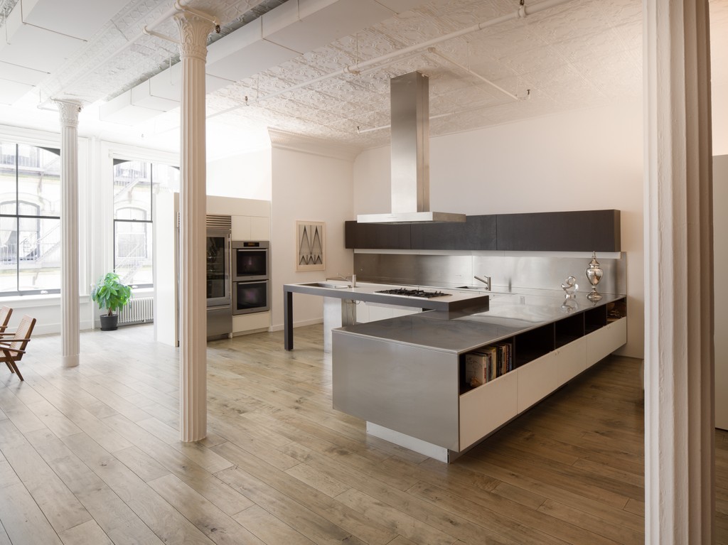 Trendy Full Floor Loft In A 19th Century Tribeca Building Lists For 5 45m Kitchen B
