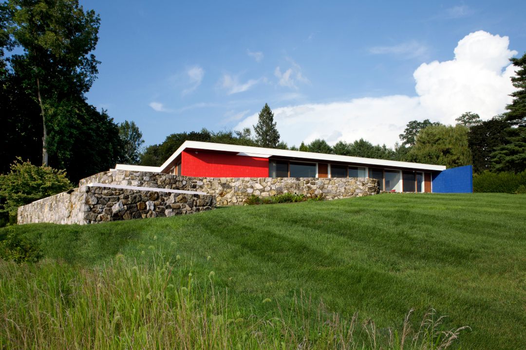 Westchester Marcel Breuer Neumann House Lawn
