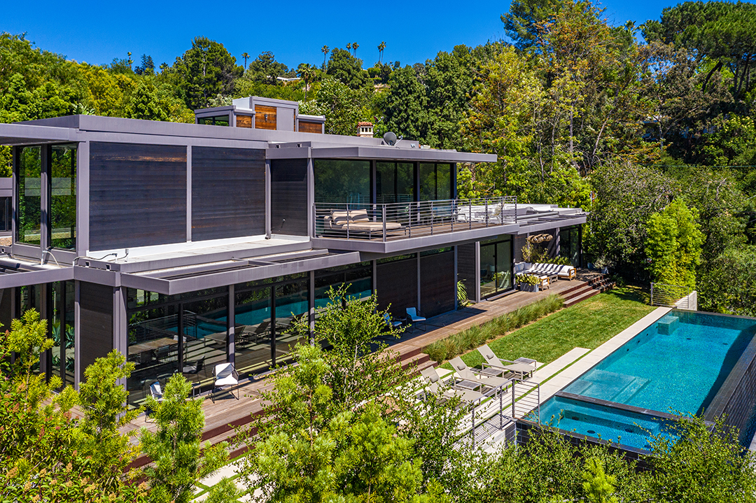 Will Arnett Lists His Swanky Custom Built Beverly Hills Home For 11m Exterior Back