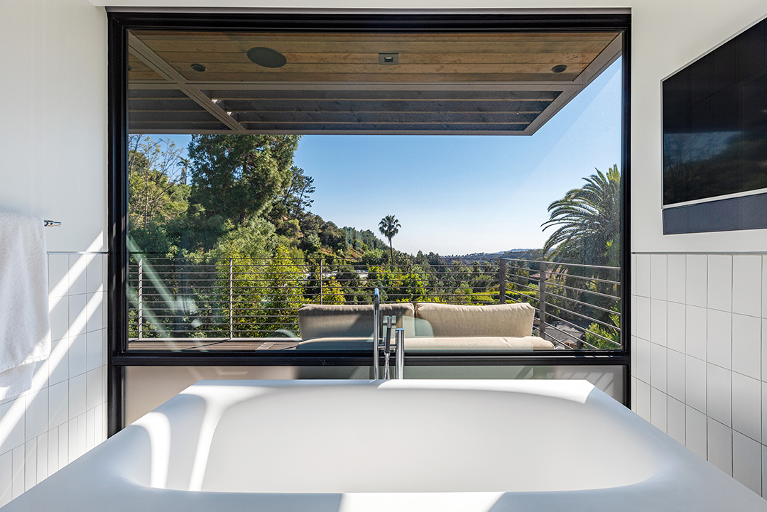 Will Arnett Lists His Swanky Custom Built Beverly Hills Home For 11m Master Bath