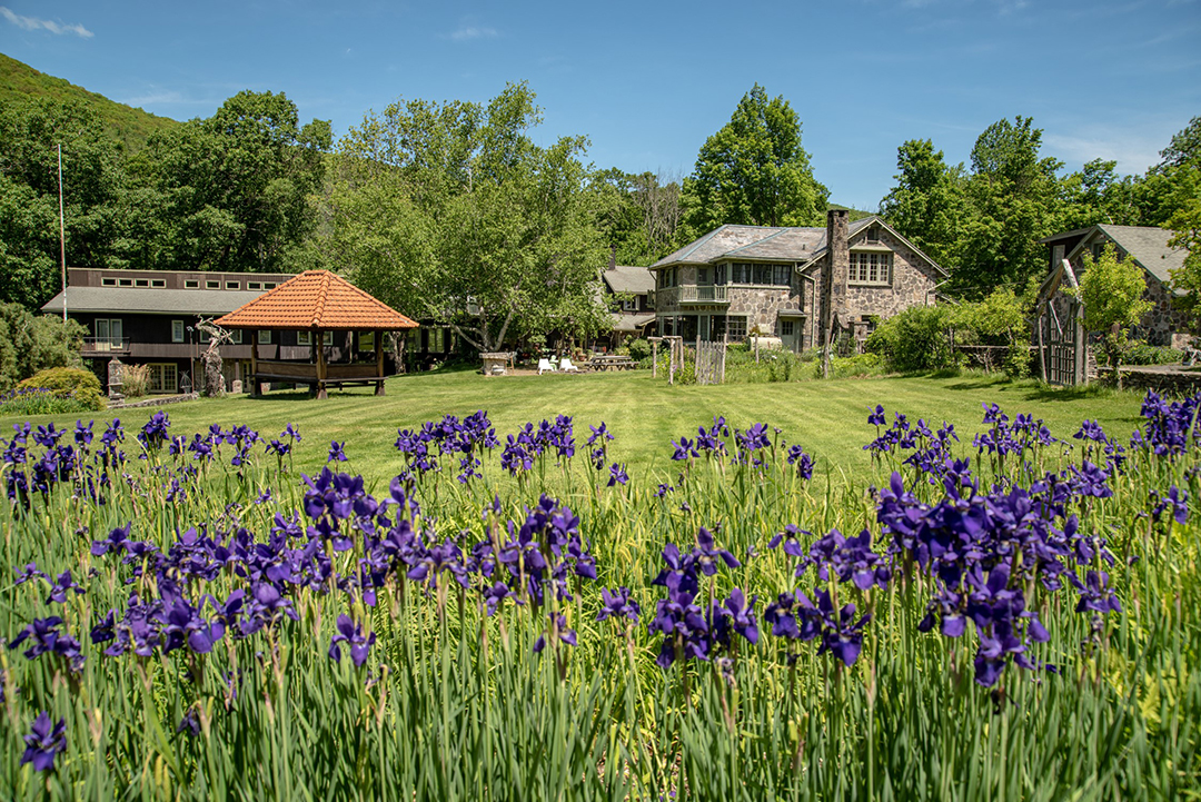 Co Creator Of Iconic 1969 Woodstock Festival Lists Home Right Nearby Field