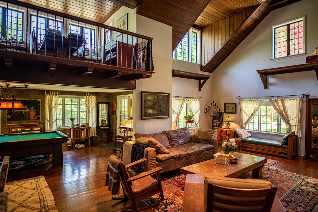 Co Creator Of Iconic 1969 Woodstock Festival Lists Home Right Nearby Great Room